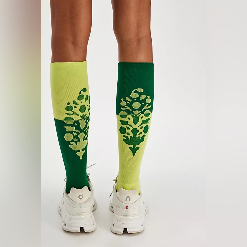 NWT Colorblock Buti Tall Socks In Green Combo